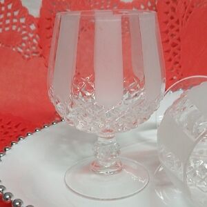(2) Elegant Crystal Wine Glasses with Frosted Stripes